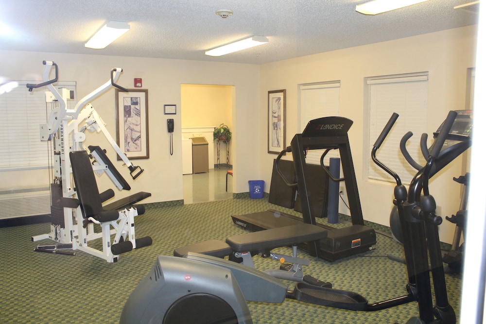 Candlewood Suites Syracuse-Airport 37/75