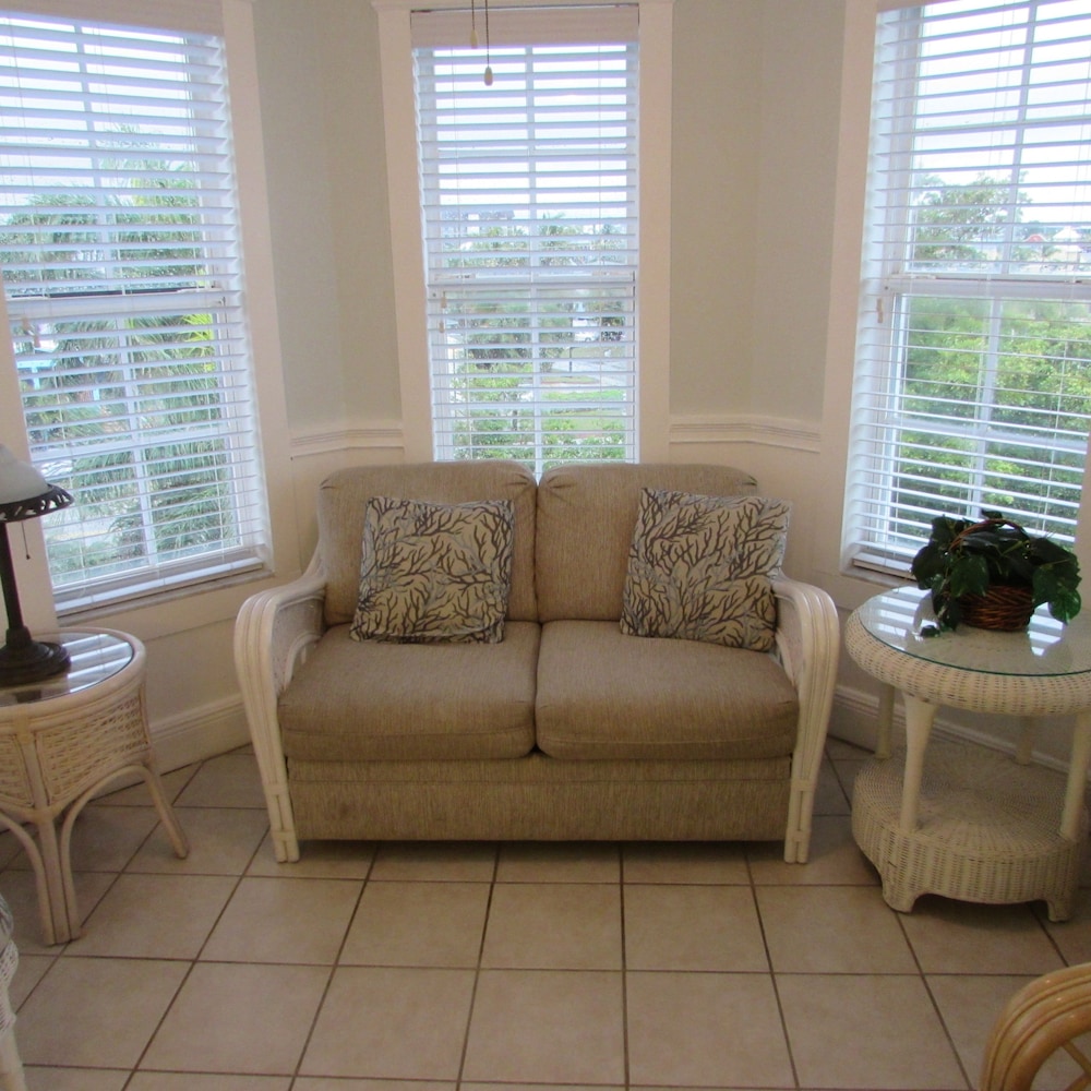 Edison Beach House 33/50