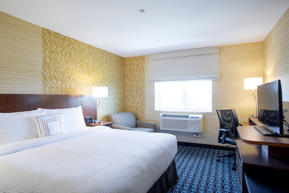 Fairfield Inn Suites New York Queens Fresh Meadows 10/43