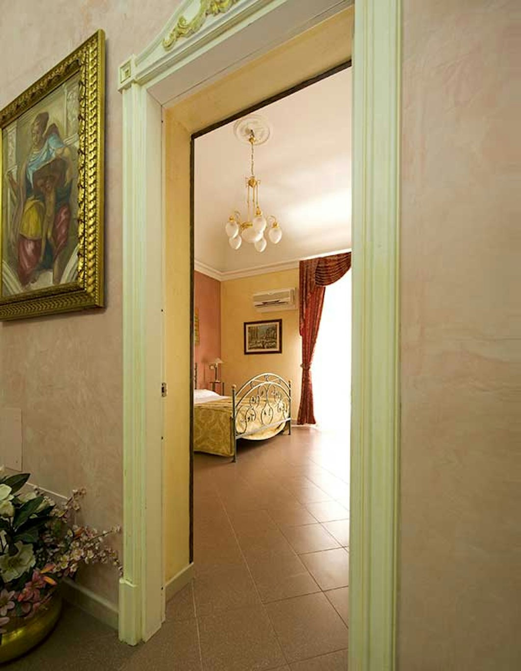 Joli Hotel 30/50