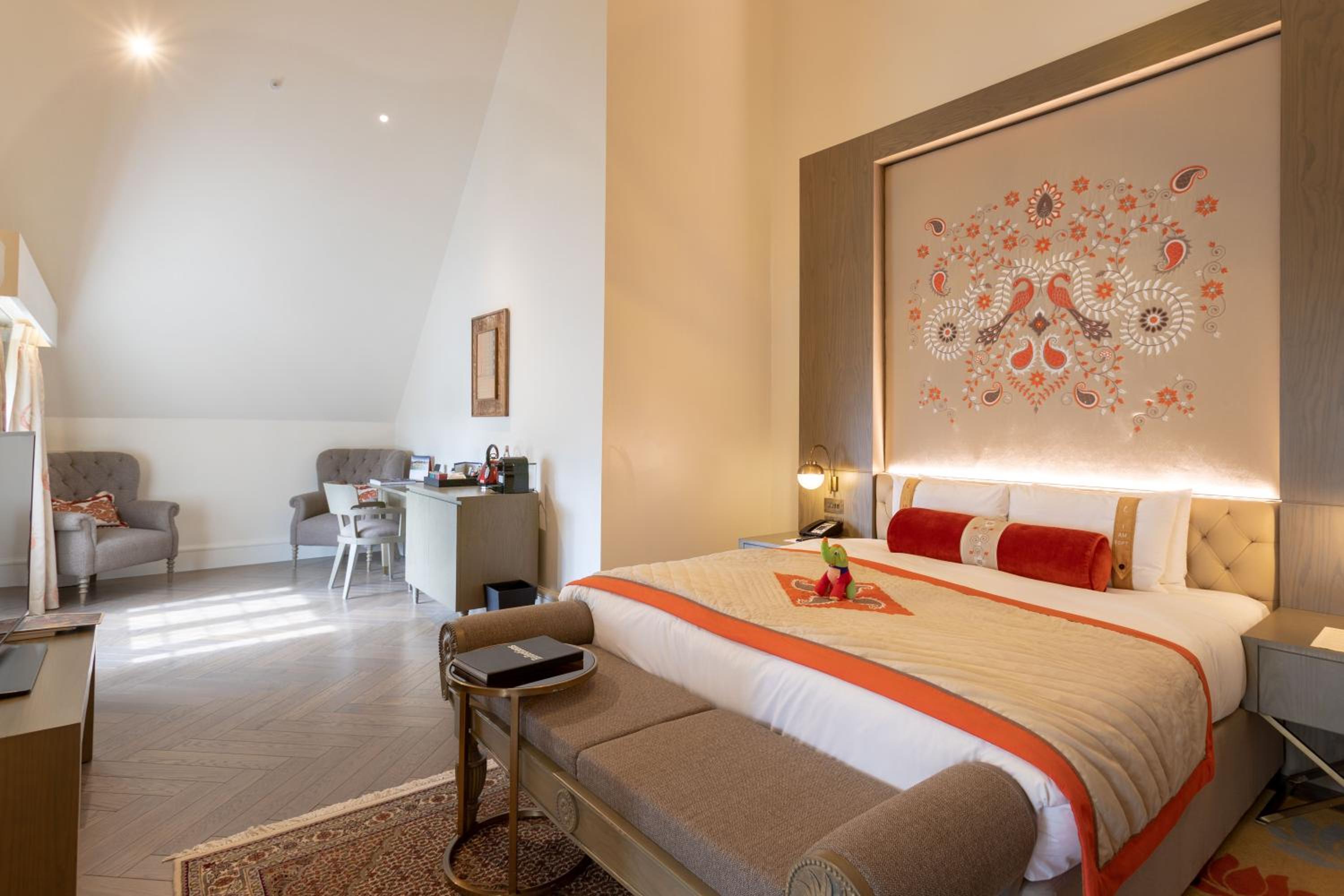 Tower, Suite, King Bed