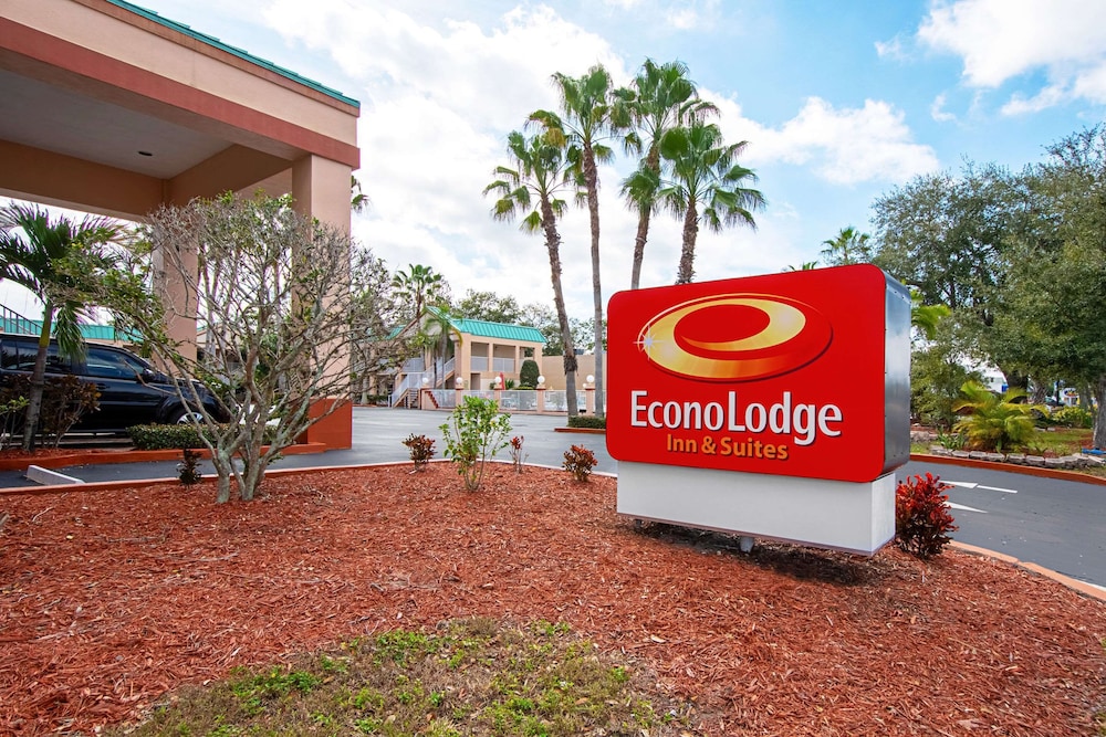 Econo Lodge Inn & Suites Clearwater Central photo5