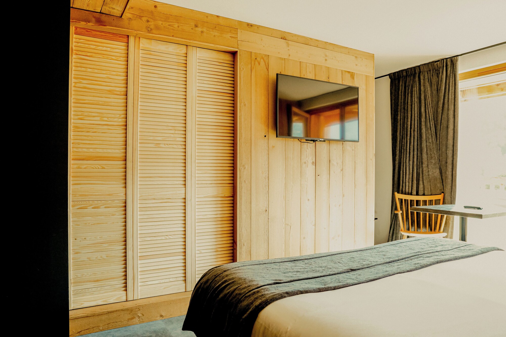 Deluxe, Quadruple, Twin Beds, Bunk Bed, Valley View, Hot Tub، Lodji Hotel 4/9