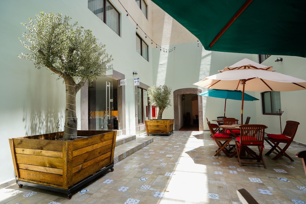 Hotel Senorial 2/50
