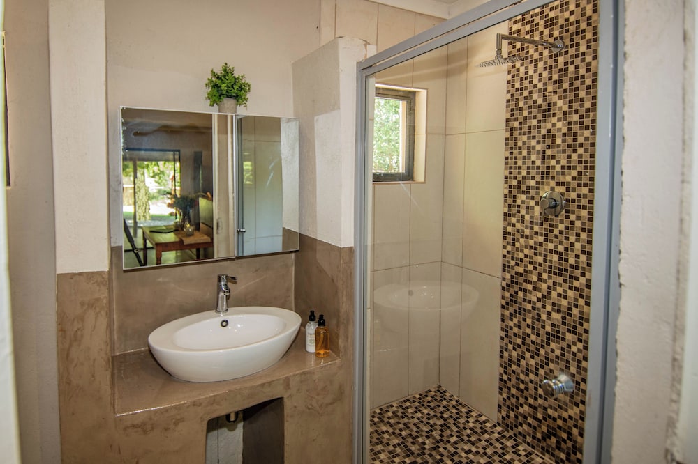 Thornhill Safari Lodge 65/70