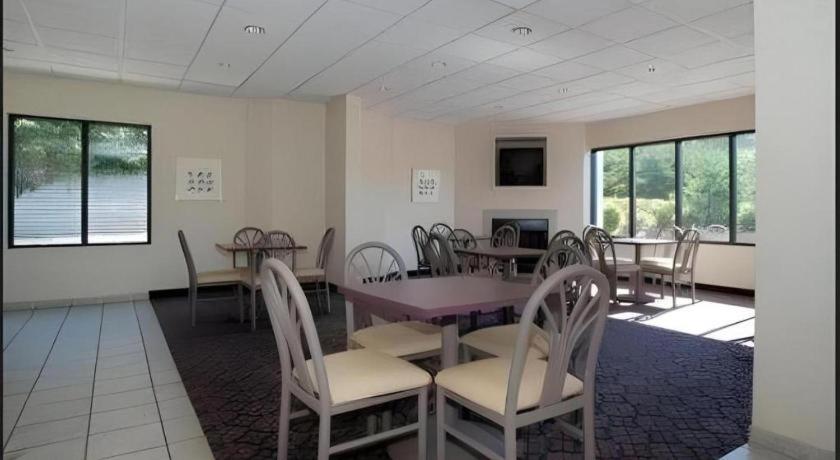 Baymont By Wyndham Mooresville 30/37