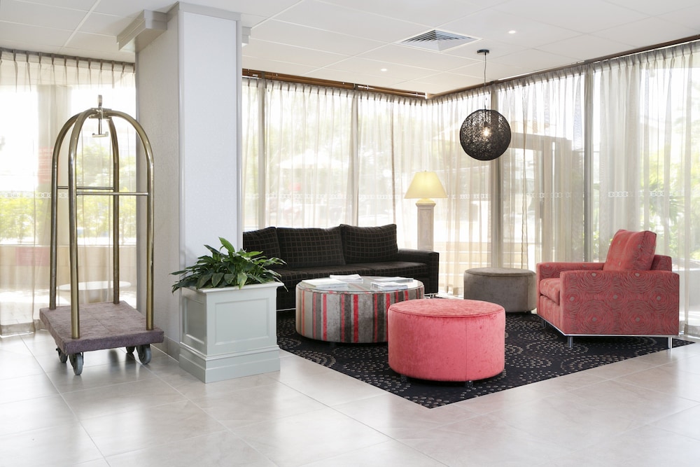 The Summit Apartments 51/67