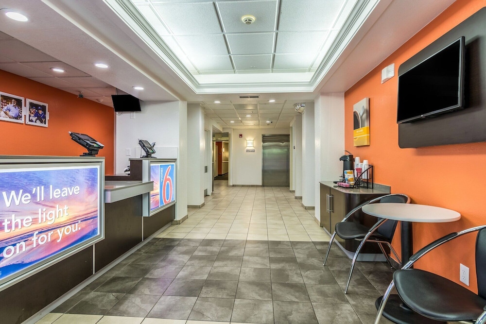 Motel6 Fort Mill, SC - Charlotte 37/46