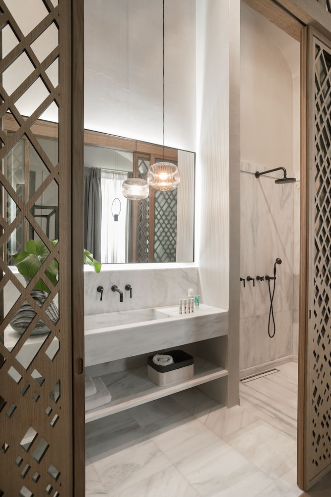 Castro Hotel Syros 49/50
