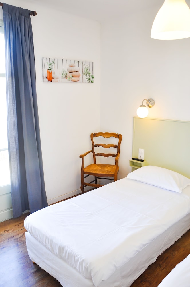 Hôtel Les Arbousiers 14/68