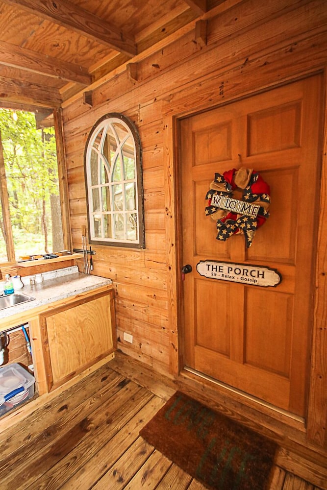 Cora s Cabins 23/50