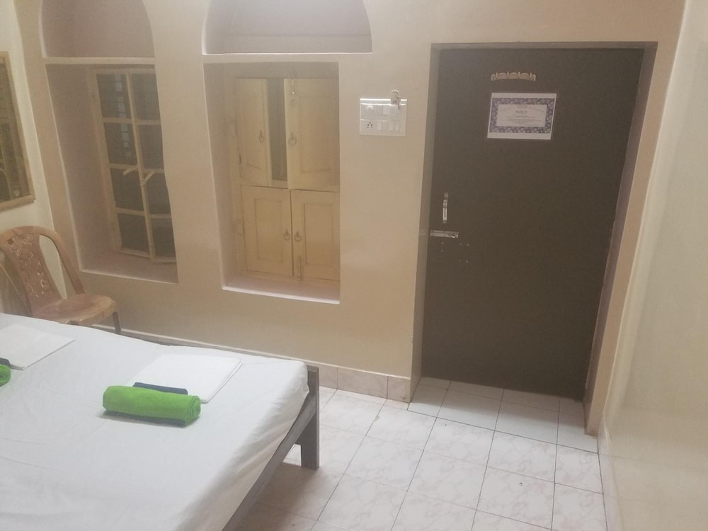 Baba Guest House 33/58