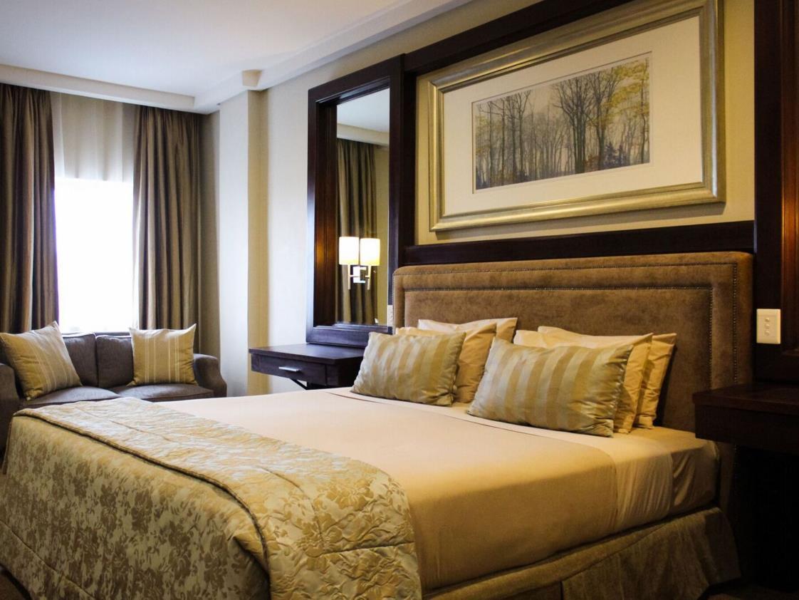 Executive, Suite