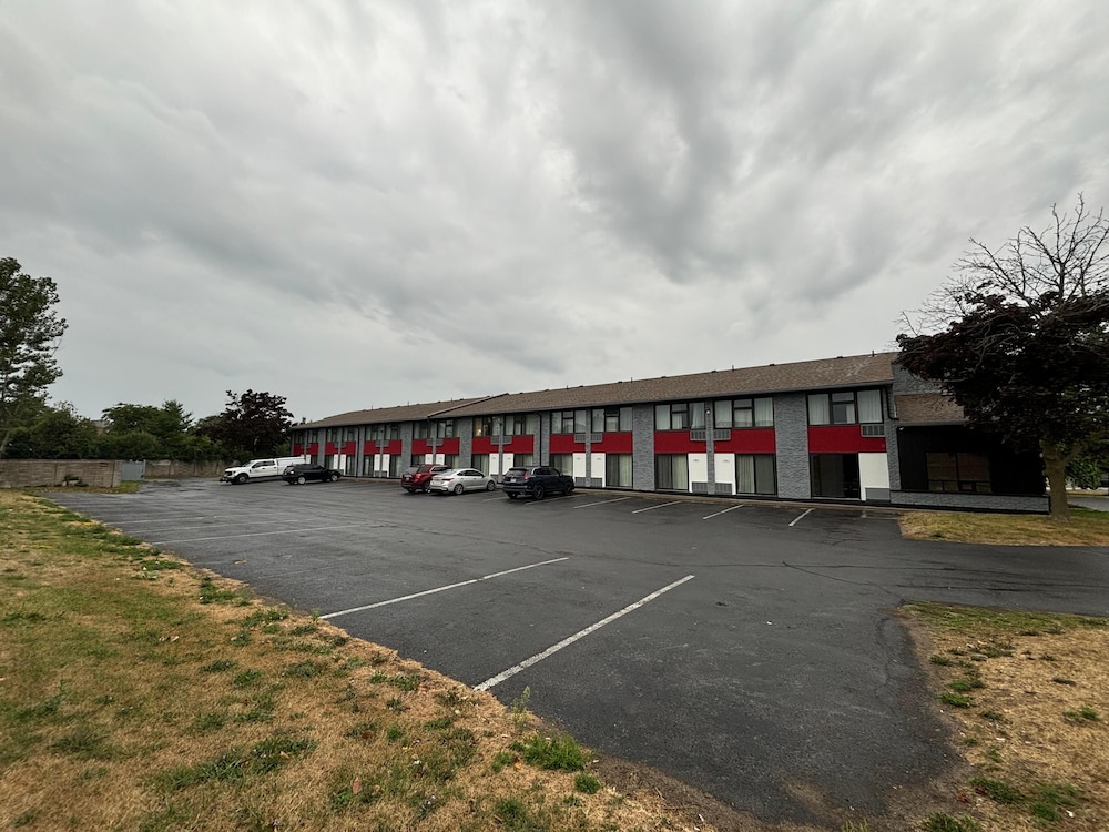 Ramada by Wyndham Kingston 42/50