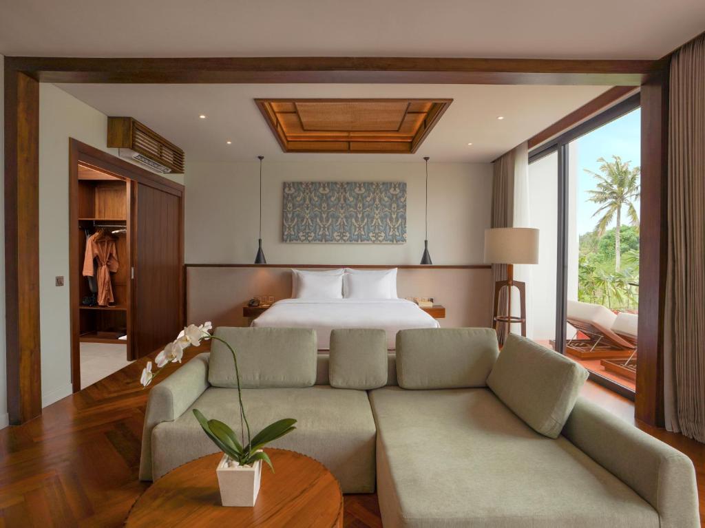 Lagoon Villa
