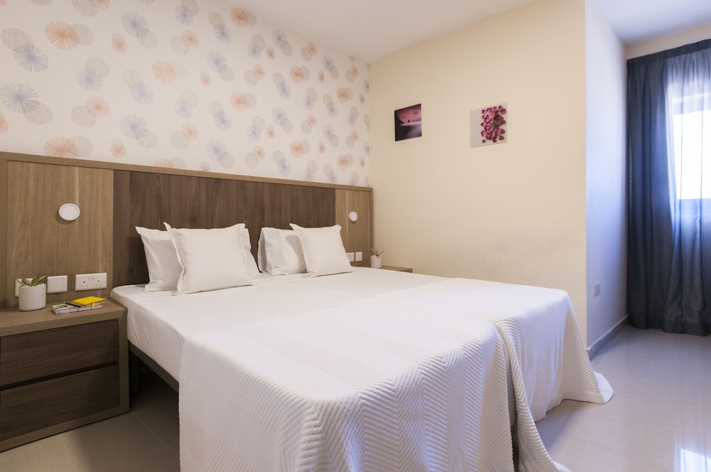 Blubay Apartments By St Hotels 14/48