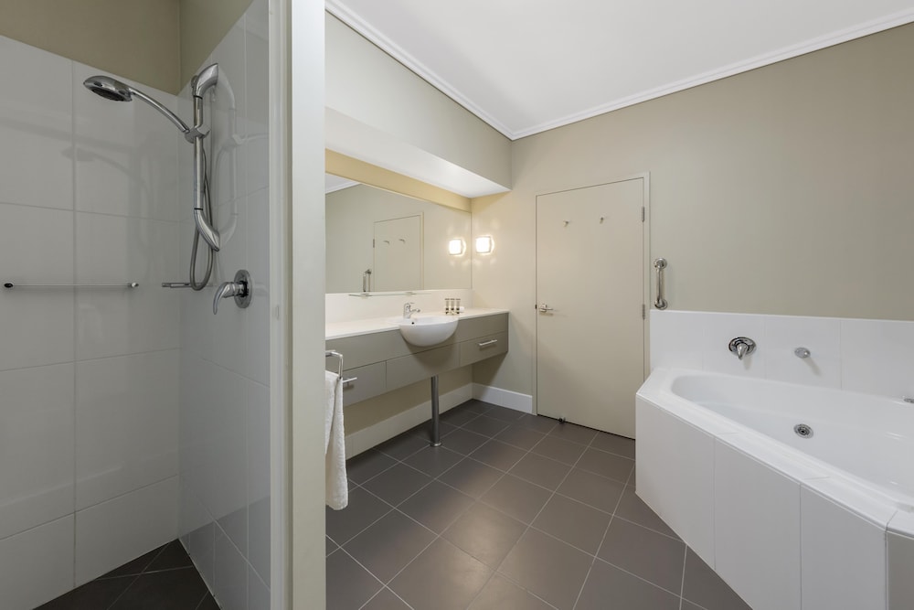 3 Bedrooms, Premier, Apartment, Oaks Hervey Bay Resort and Spa 10/10
