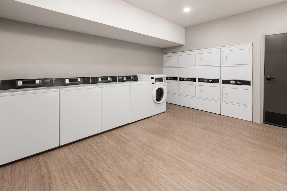 ECHO Suites Extended Stay by Wyndham Houston Pasadena Fwy Pl 13/59