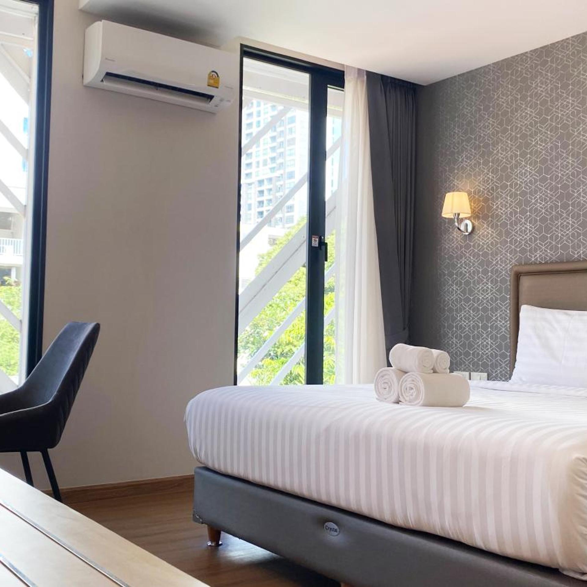 Lucky Hotel Bangkok 6/24