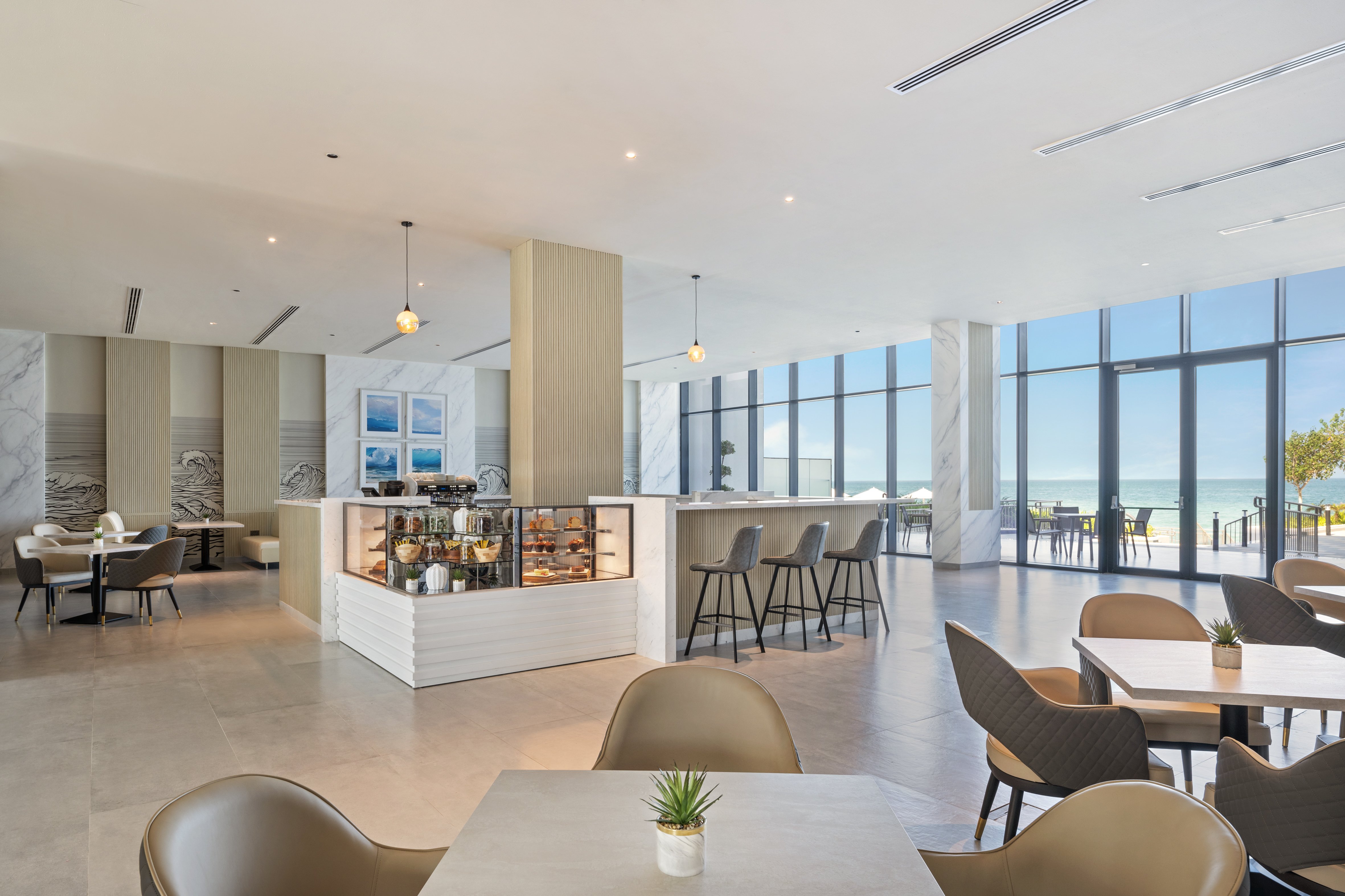 Beach Bay Hotel Mirfa, Edge by Rotana 40/48
