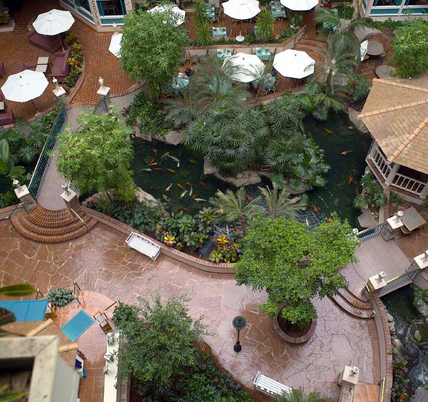 Embassy Suites by Hilton Anaheim North 70/71