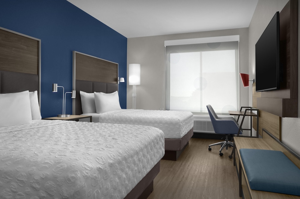 Tru by Hilton Midland East 13/39
