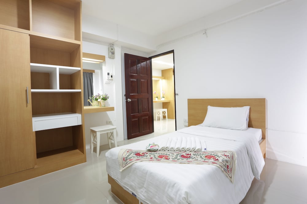 Beerapan Hotel 8/49