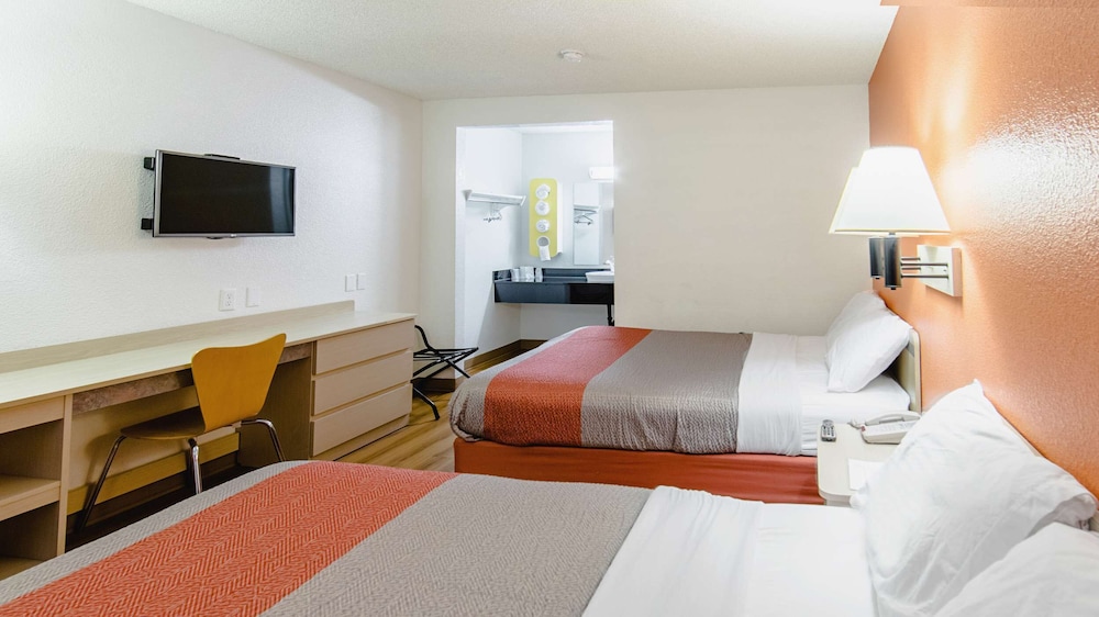 Motel6 Medford, OR - North 20/52
