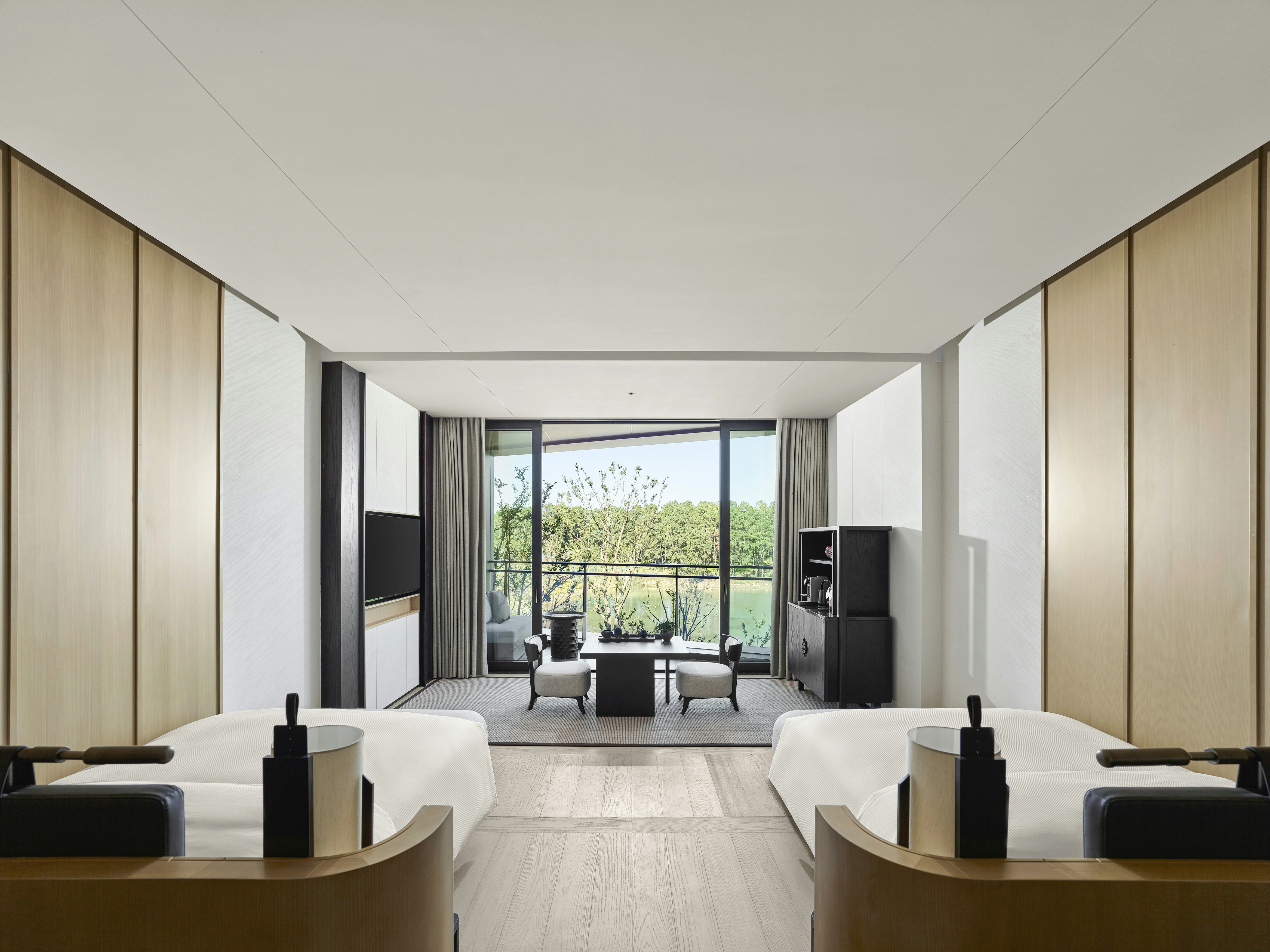 EXECUTIVE, TWIN BEDS