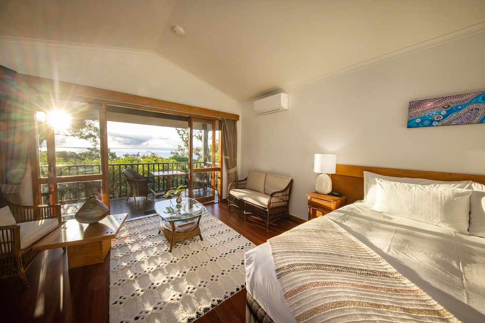 Suite, King Bed