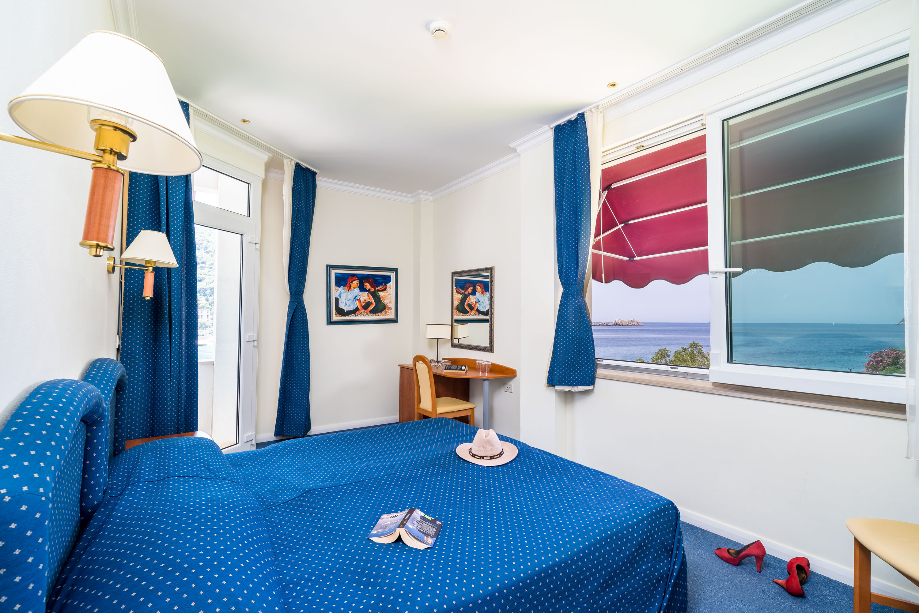 SUITE, BALCONY
