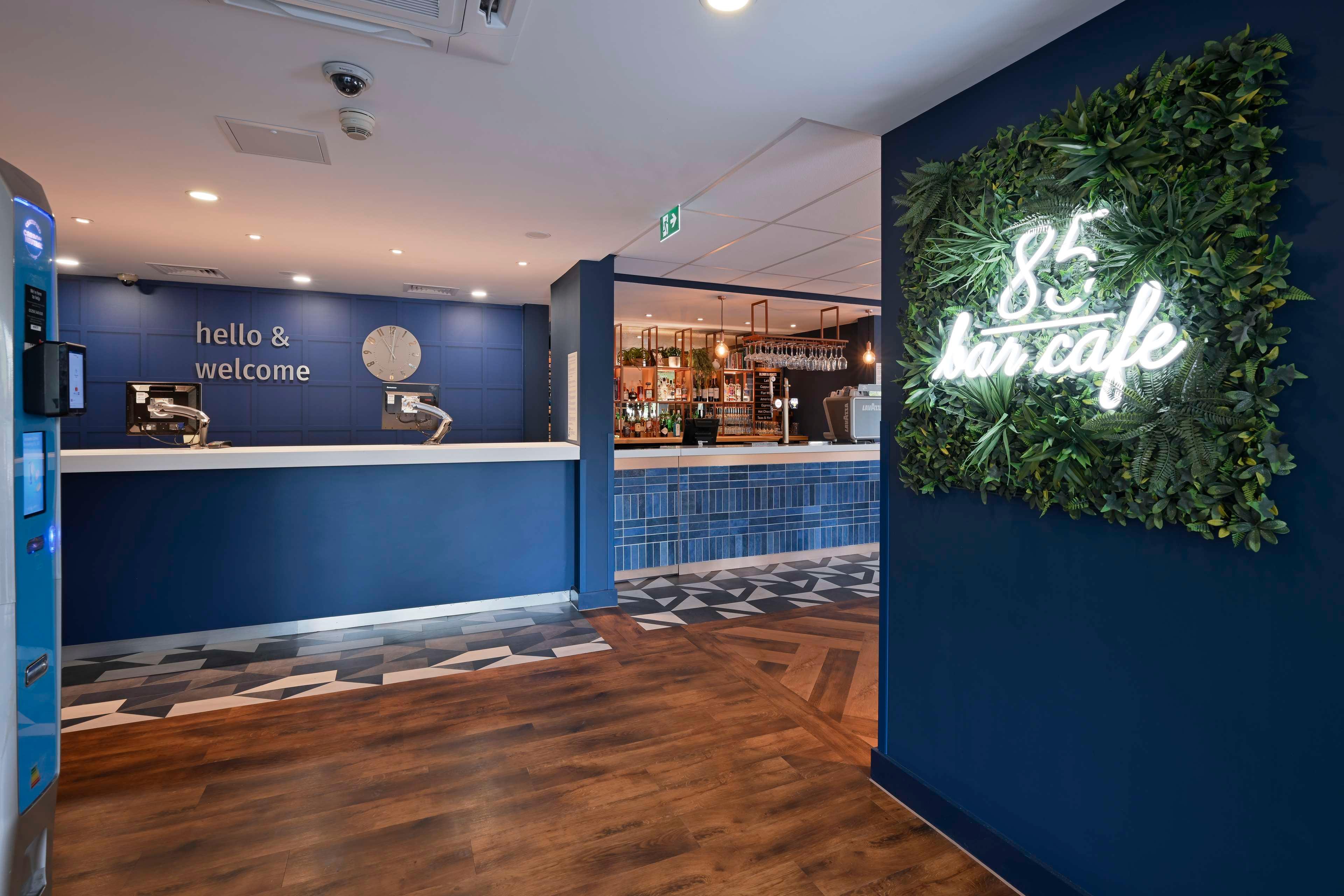 Travelodge Bracknell Central 2/22