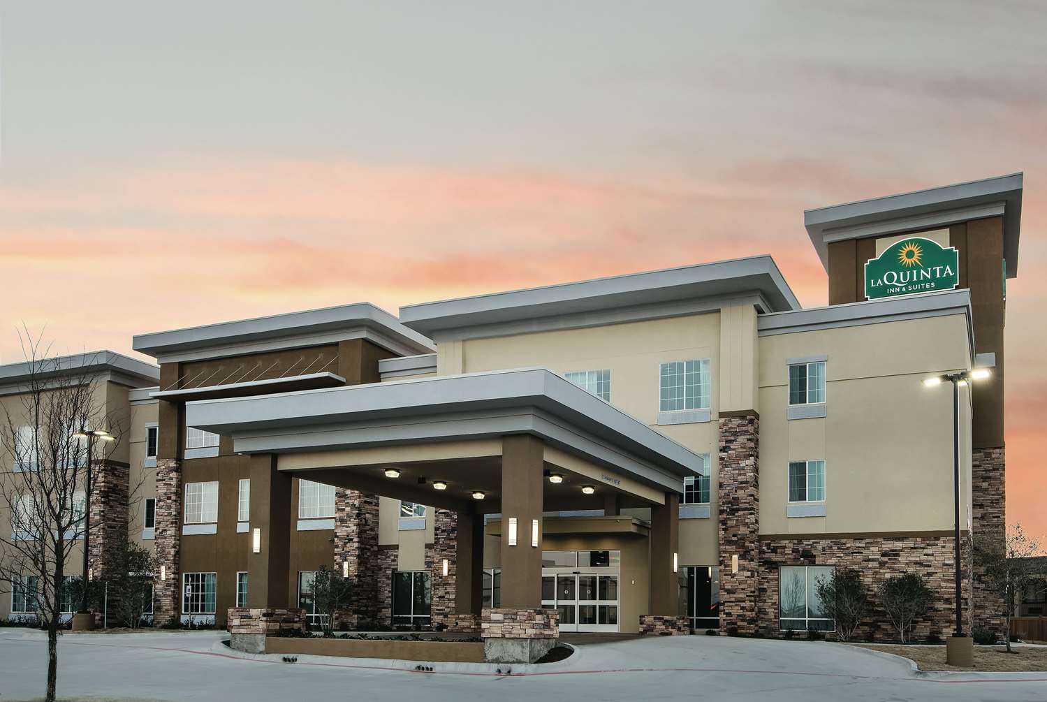 La Quinta Inn & Suites by Wyndham Fort Worth West - I-30 4/32