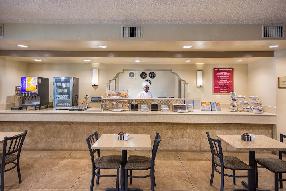 Best Western San Dimas Hotel & Suites 31/40