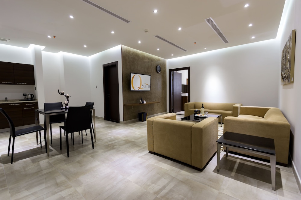أجنحة كيو جدة باي إيوا(Q Suites Jeddah By Ewa) 10/35