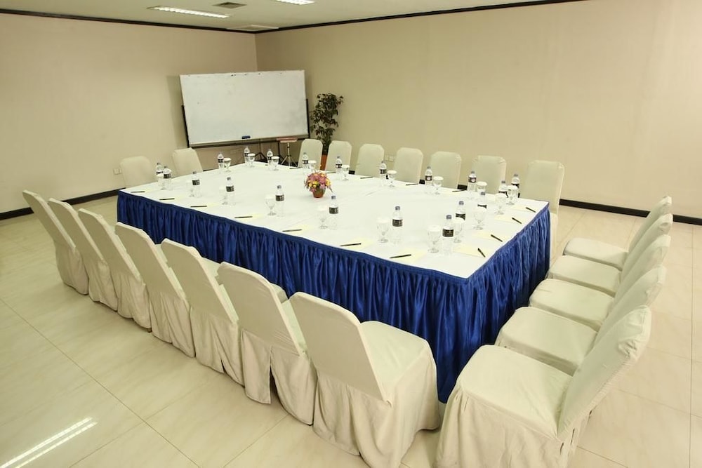 Makassar Golden Hotel 38/46
