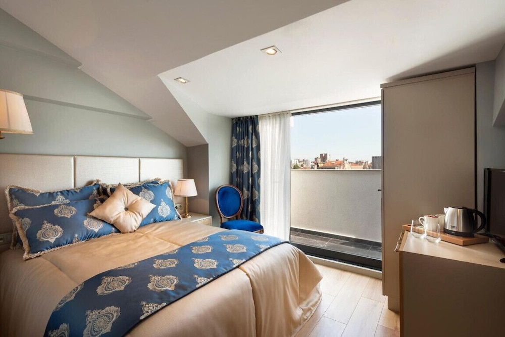 Guner Business Hotel 8/23