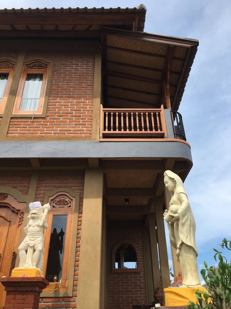 Meme Surung Homestay 2/66