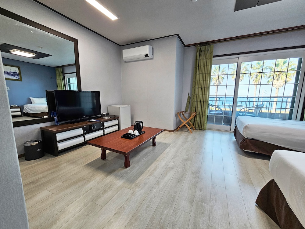 Sea Cliff Hotel Jeju 47/69