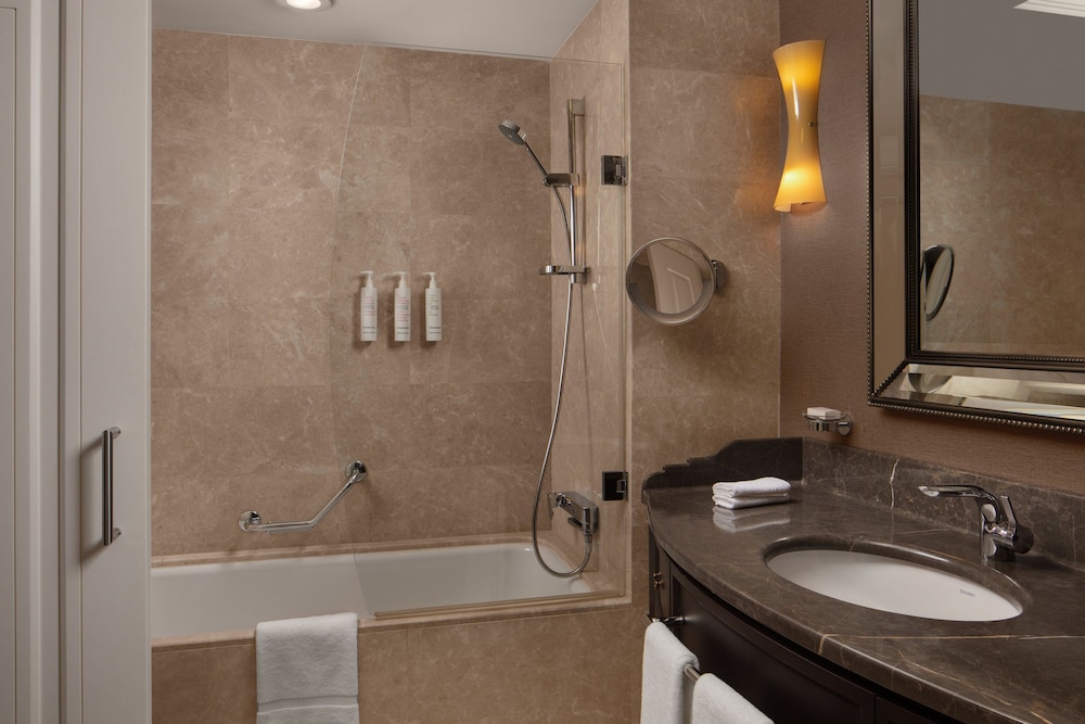 Istanbul Marriott Hotel Pendik 66/68