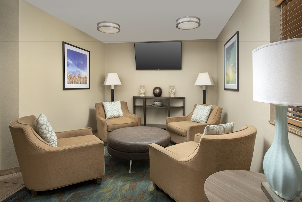 CANDLEWOOD SUITES BLUFFTON - HILTON HEAD 46/73