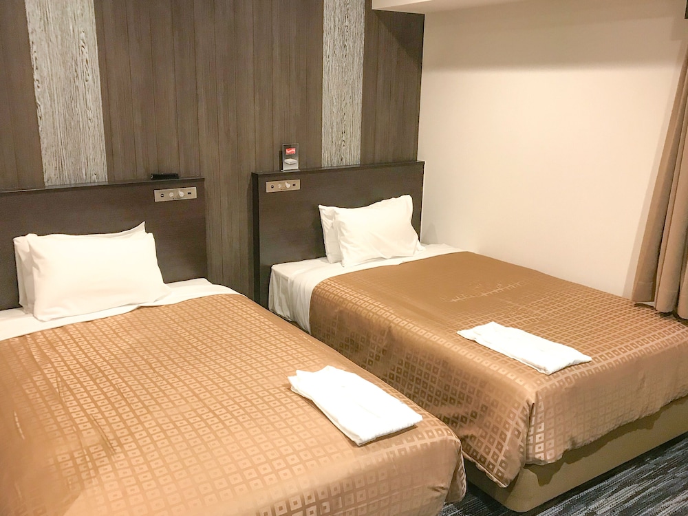 Hotel Livemax Takamatsu Ekimae 7/18