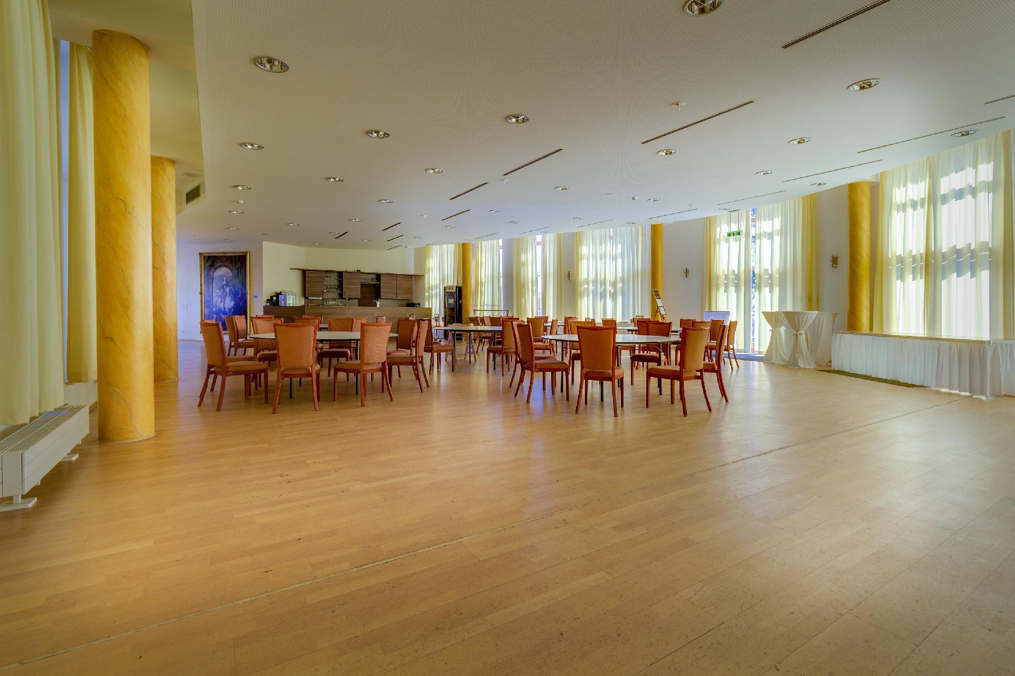 Seehotel Grossraeschen 28/32