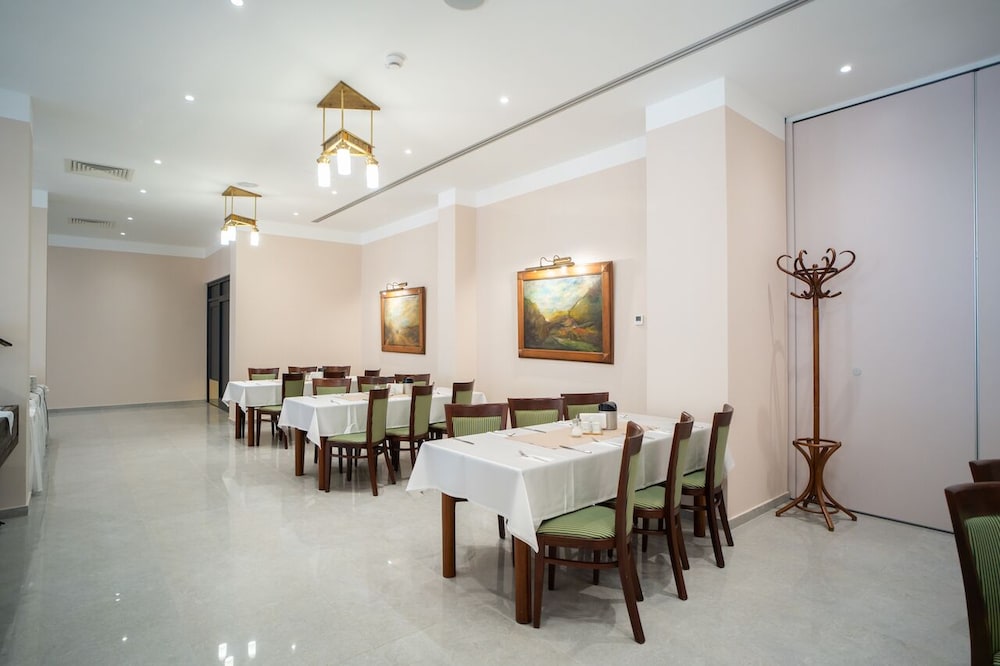 Tarnava Hotel Kukullo 40/50
