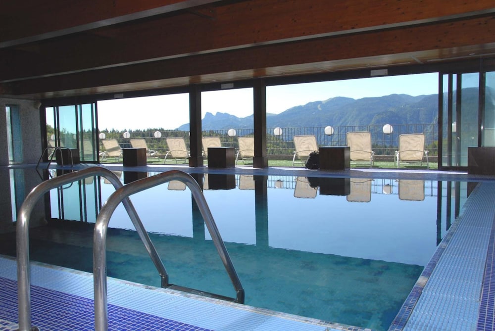 swimming pool spa
