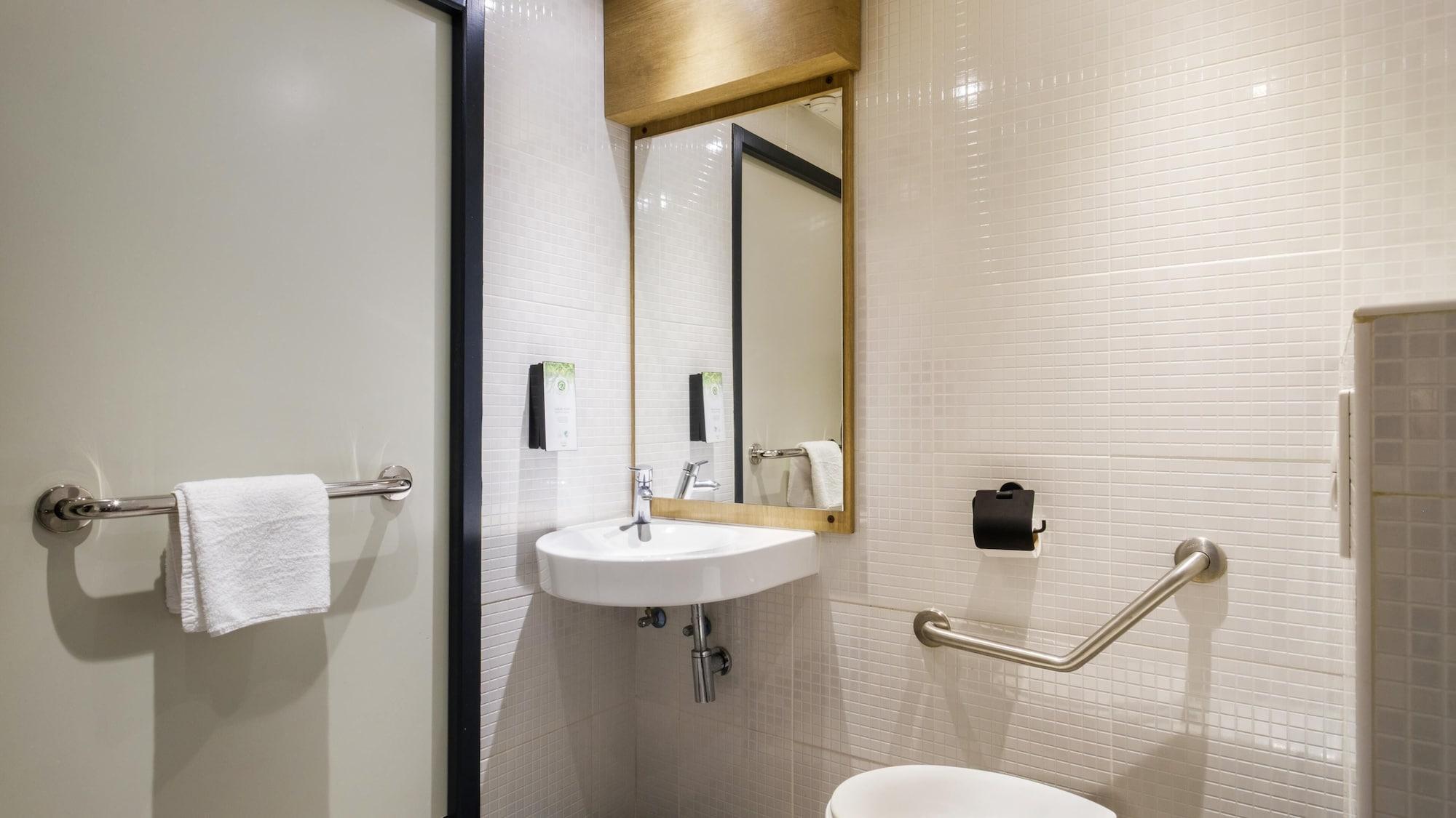Standard, Multiple Beds، Campanile Nice Airport 6/6