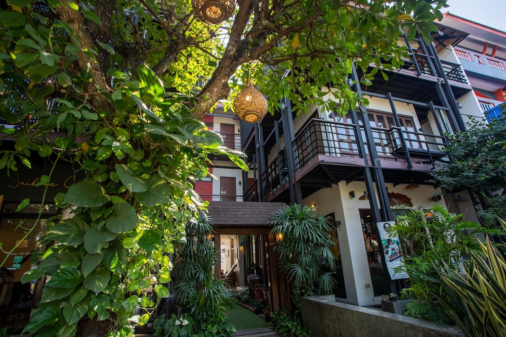 Le Canal Boutique House 47/50