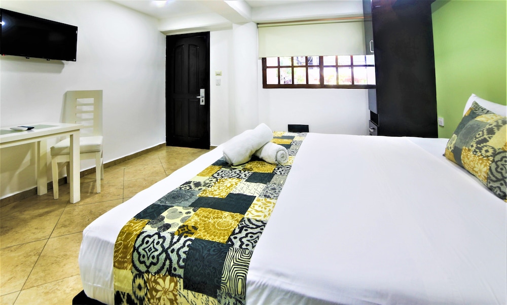 Hotel Colonial Playa del Carmen 14/50