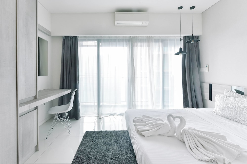Summer Suites Residences By Subhome 24/68