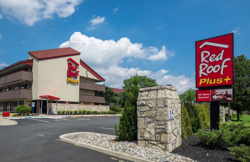 Red Roof PLUS Secaucus - Meadowlands - NYC 1/28